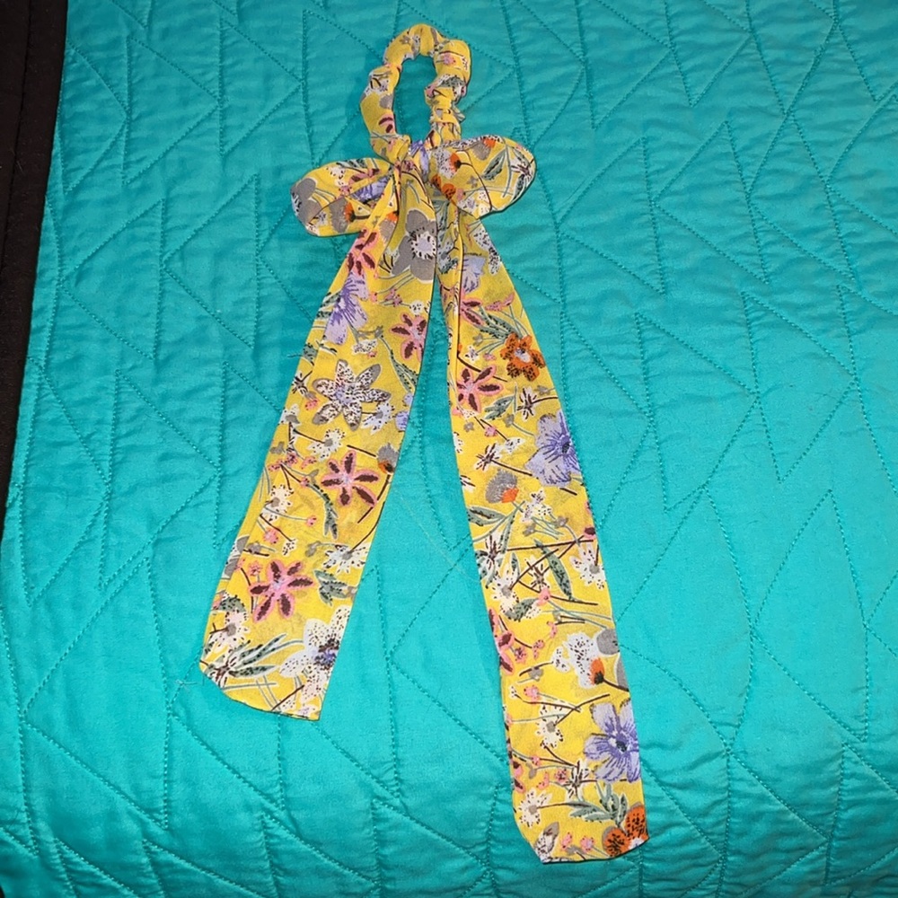 BNWT scrunchie - Picture 2 of 2